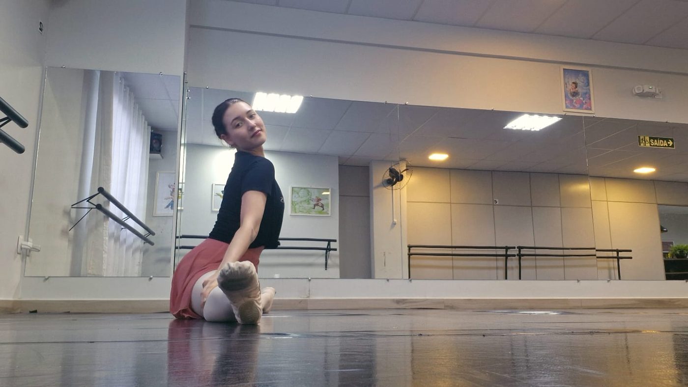Bailarina em treino consciente